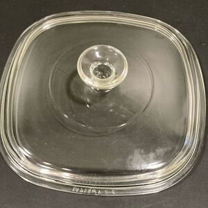 Pyrex replacement clear glass lid, good condition A-9-0 model. Preowned